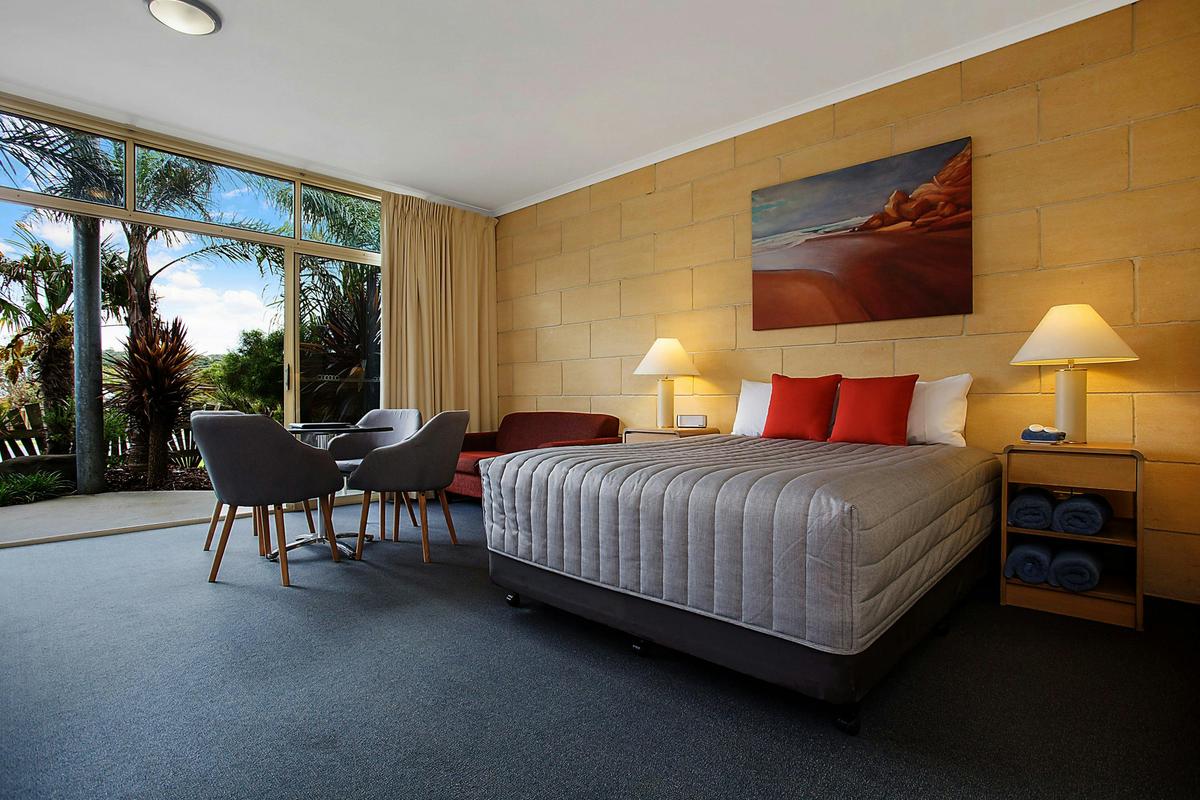 Deluxe Family Room