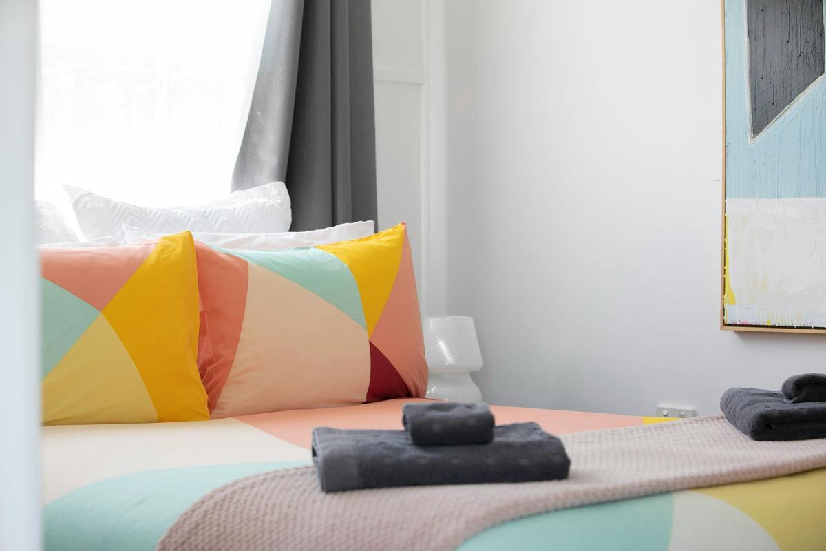 Queen sized bed - Bedroom 2