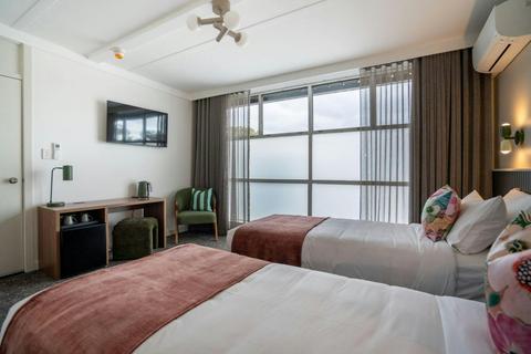King-Single Twin Room (Detached Bathroom)