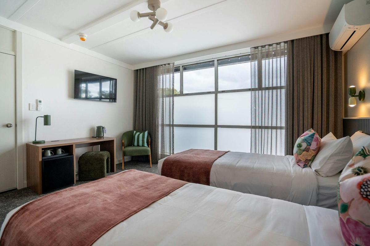 King-Single Twin Room (Detached Bathroom)