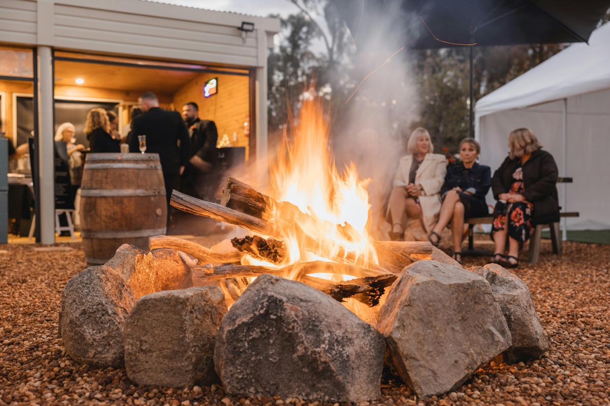 Fire Pit & Outdoor Kitchen