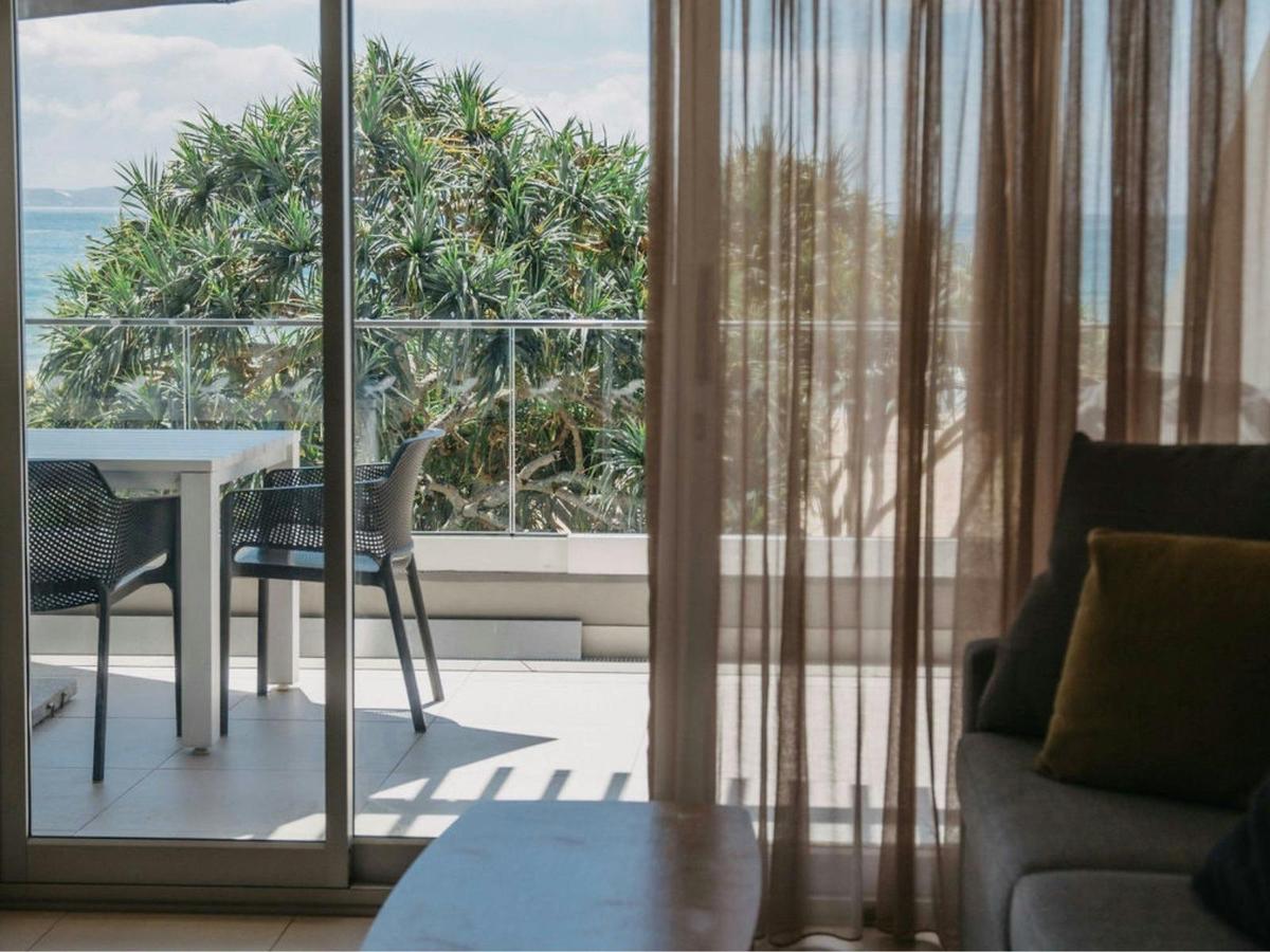 1 Bedroom Beachfront Penthouse