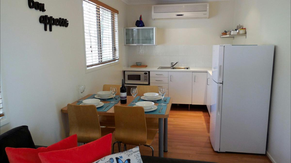 Villa 5 – Elevated Luxury with Sunset Views Over Stanthorpe’s Granite Belt