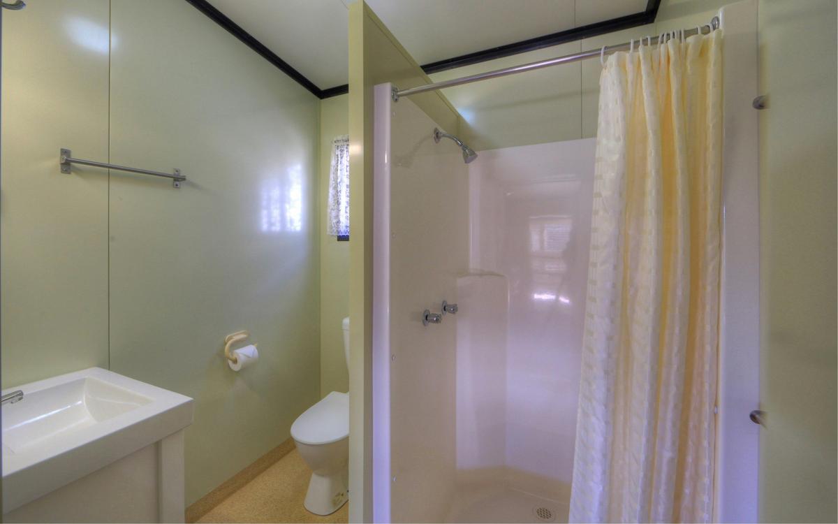 2 Bedroom Cabin - 6 Berth