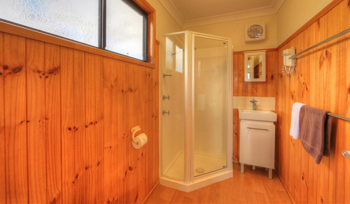1 Bedroom Cabin - 5 Berth