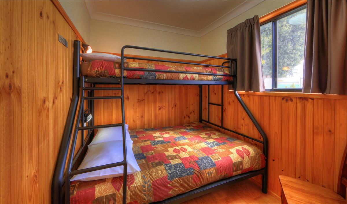 1 Bedroom Cabin - 5 Berth