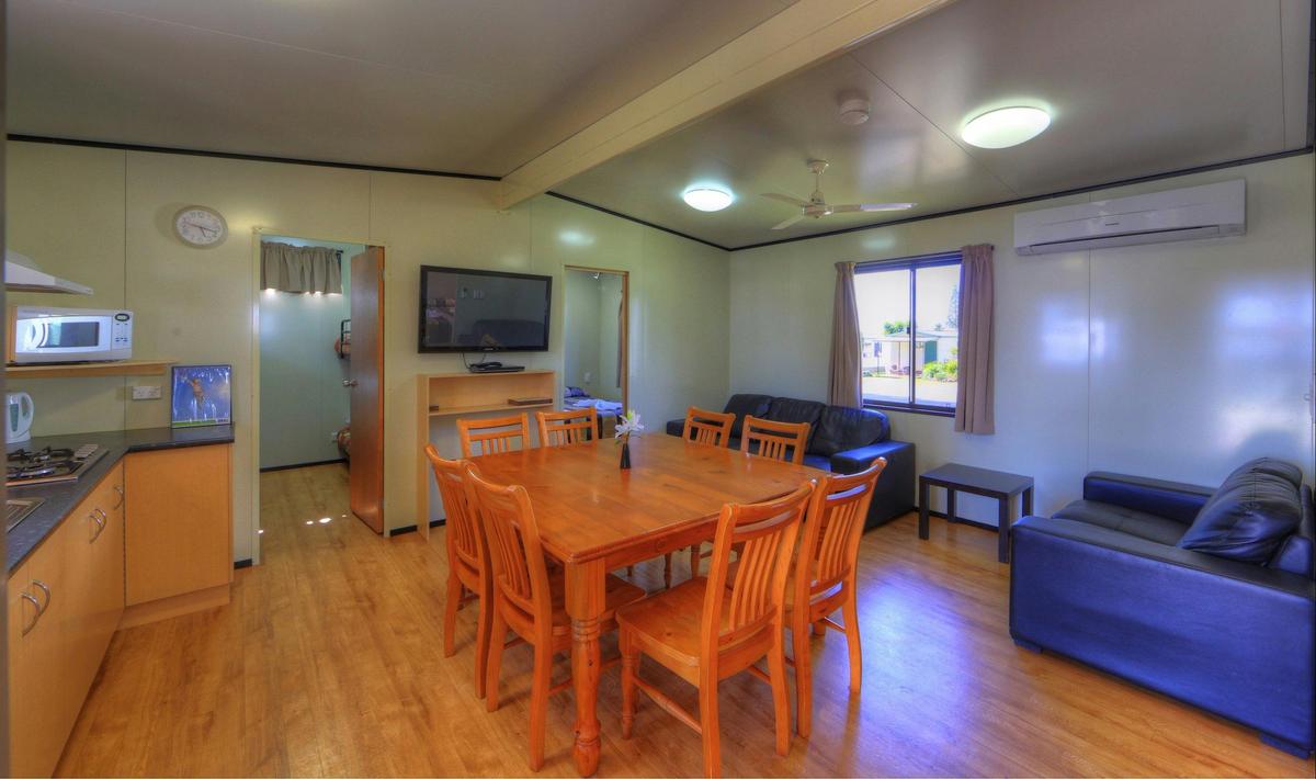 3 Bedroom Cabin - 8 Berth
