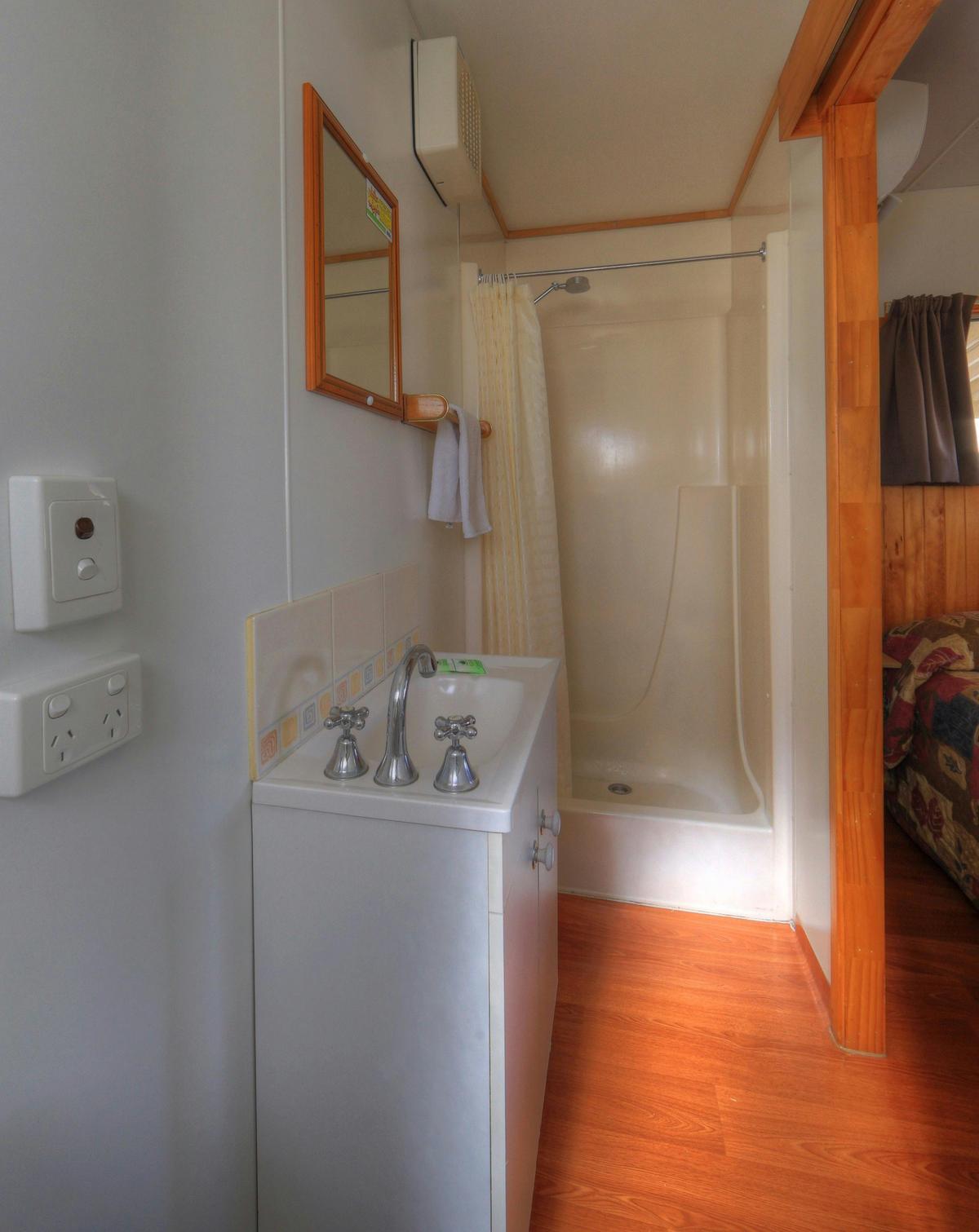 Ensuite Cabin - 4 Berth