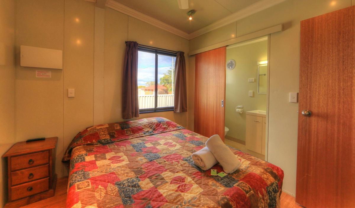 3 Bedroom Cabin - 10 Berth