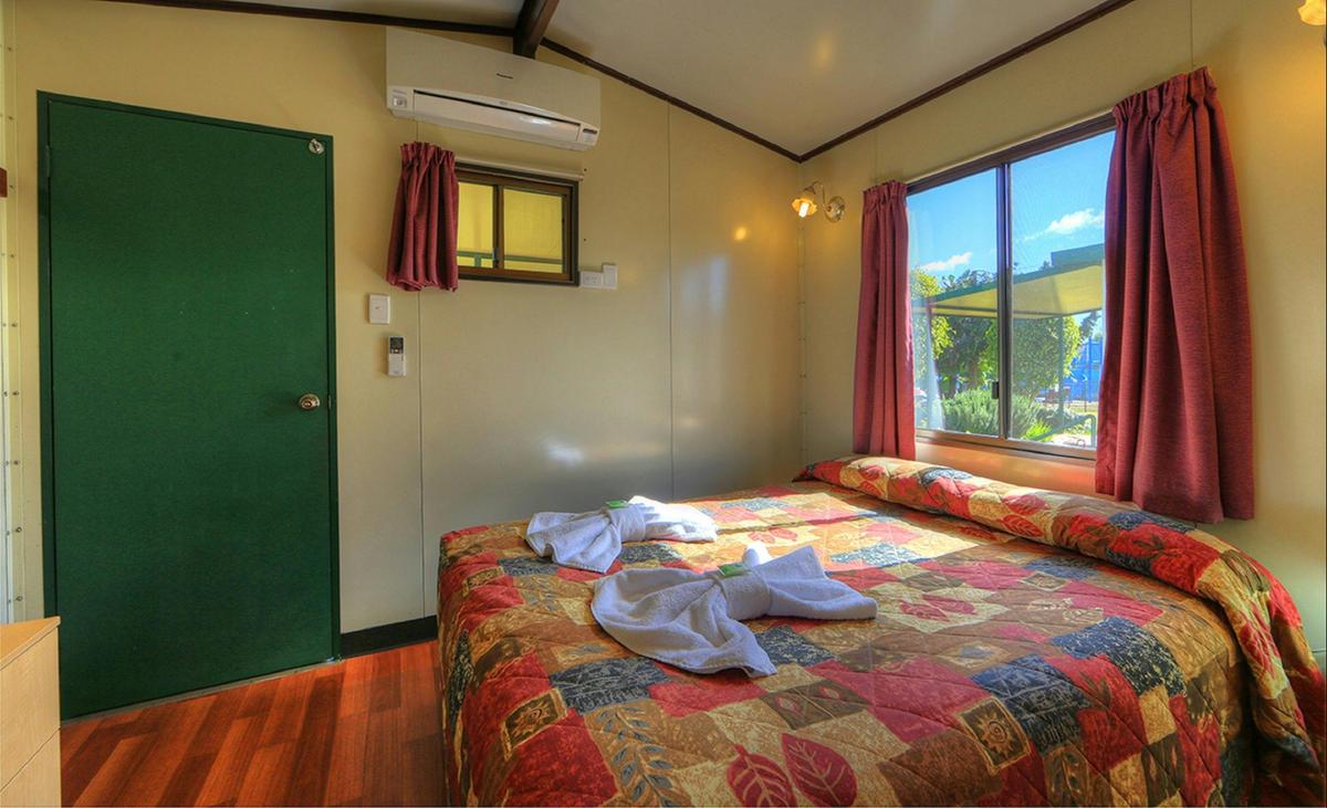 1 Bedroom Cabin - 4 Berth