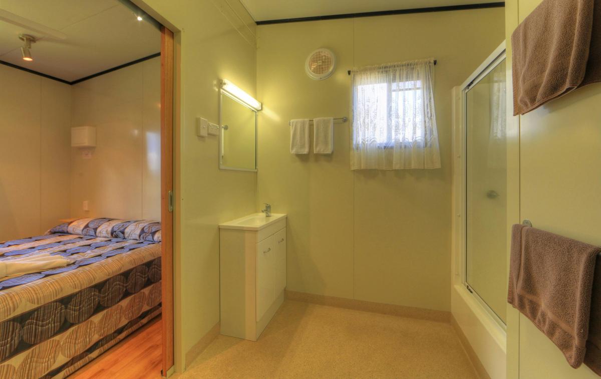 3 Bedroom Cabin - 8 Berth