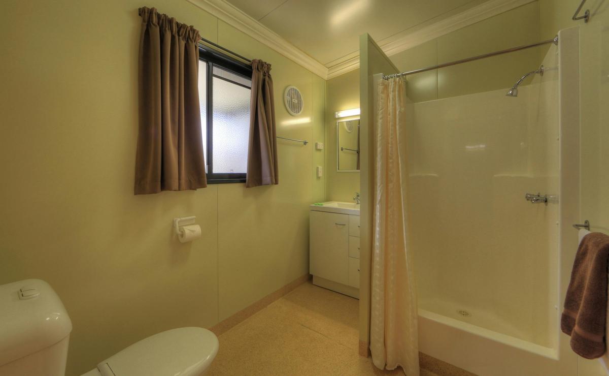3 Bedroom Cabin - 10 Berth