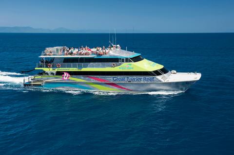 Green Island Reef Cruise Full Day 9am (FDBC - Pak 4 Lunch and Semi-Sub)