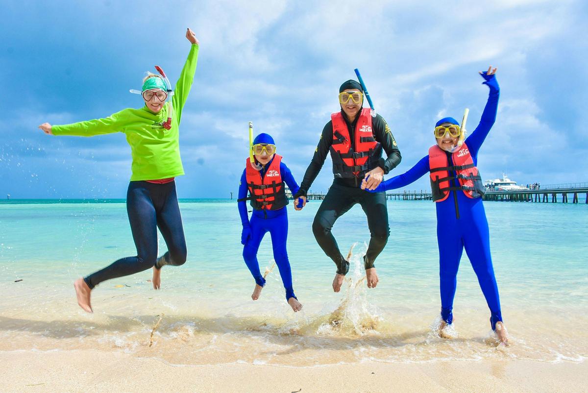 Green Island Reef Cruise Full Day 11am (FDRR - Pak 2 Lunch)