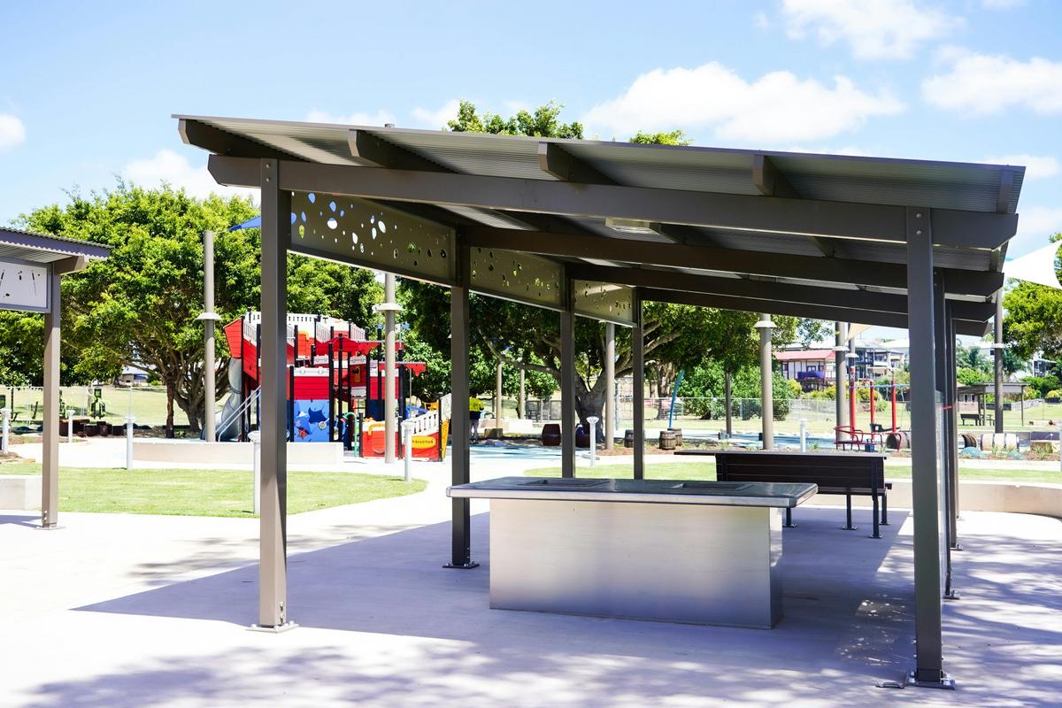 Family fun at Beth Boyd Park, Thorneside – picnic, BBQs & playground by Moreton Bay.