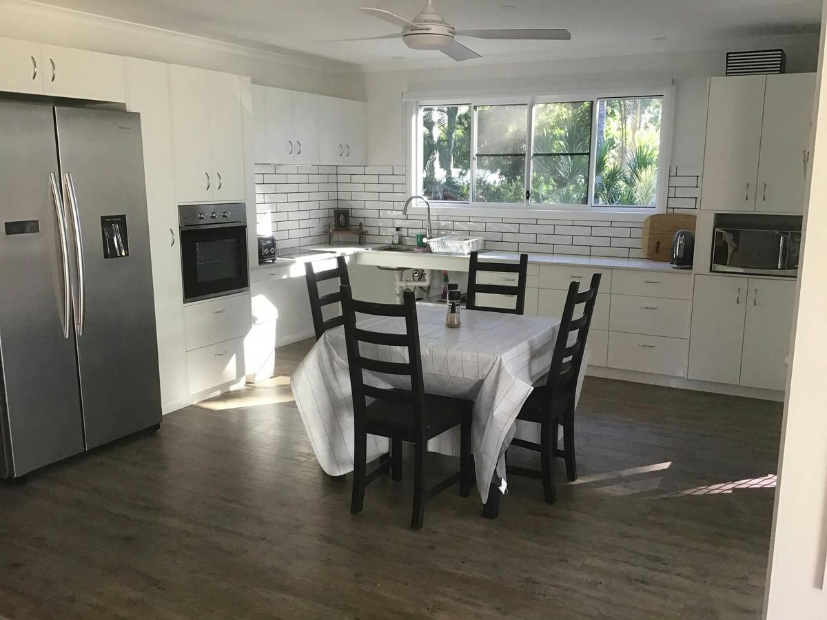 Full kitchen