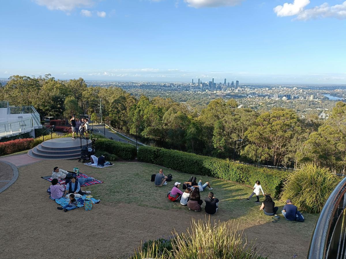 6 Hours Welcome to Brisbane - Private Sightseeing Tour! + 3 Mystery Stops!
