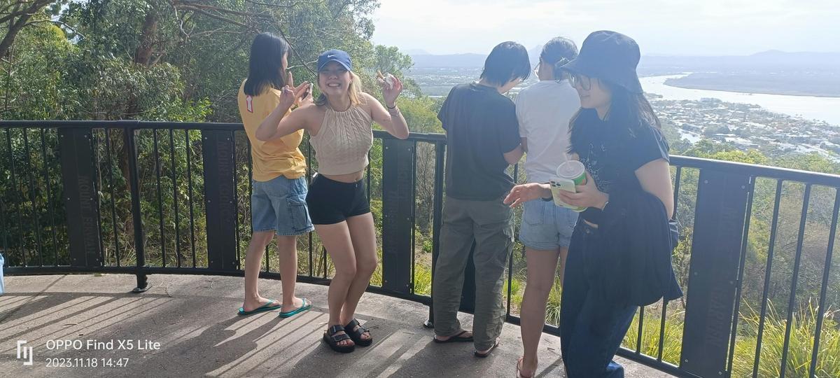 Noosa Heads & Eumundi Markets Day Excursions - Beautiful Coastal Views + Local Boutiques