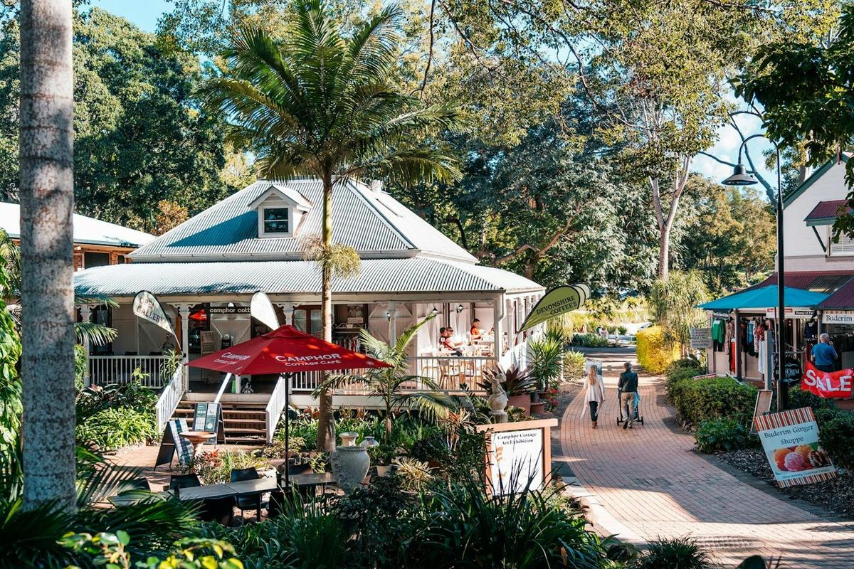 Sunshine Coast Hinterland Tour - Ginger Factory, Nutworks Chocolates Factory & Montville