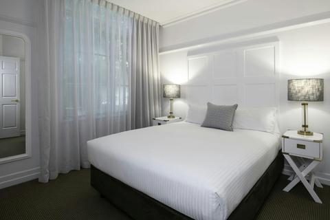 1 Bedroom Apartment - Queen