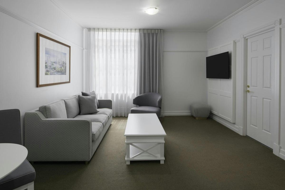 One Bedroom Lounge