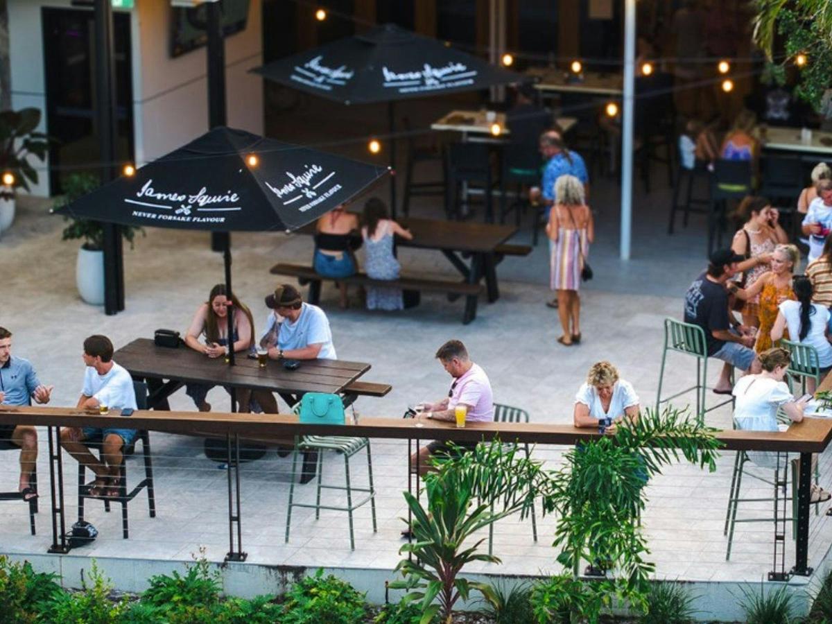 Alfresco Dining