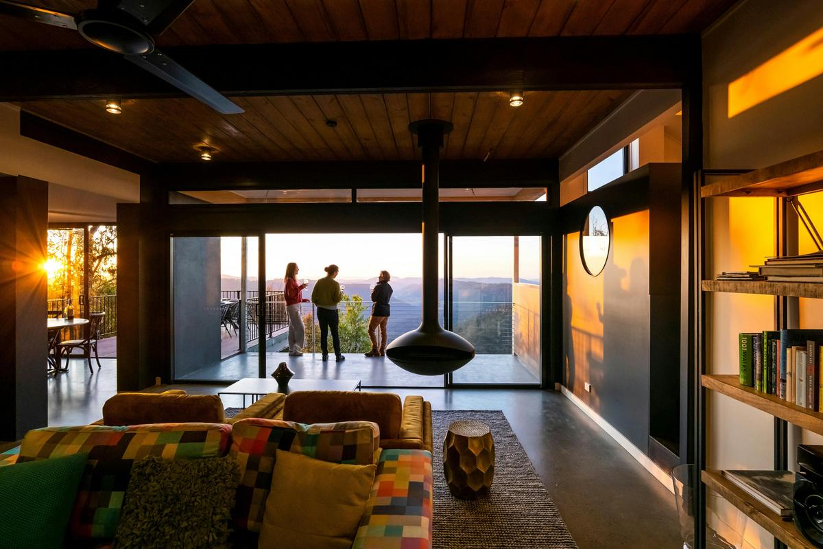 West house with lounge and deck