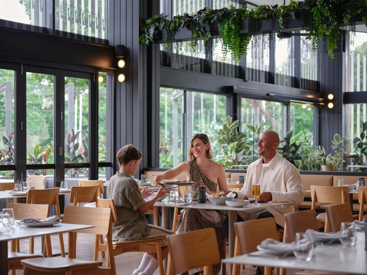 Family dining at Amici