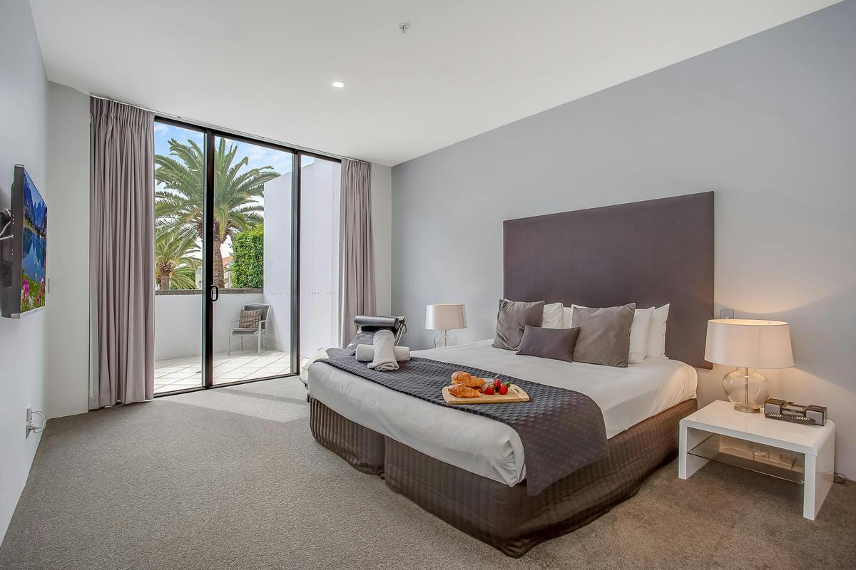 3 Bedroom Pool Level