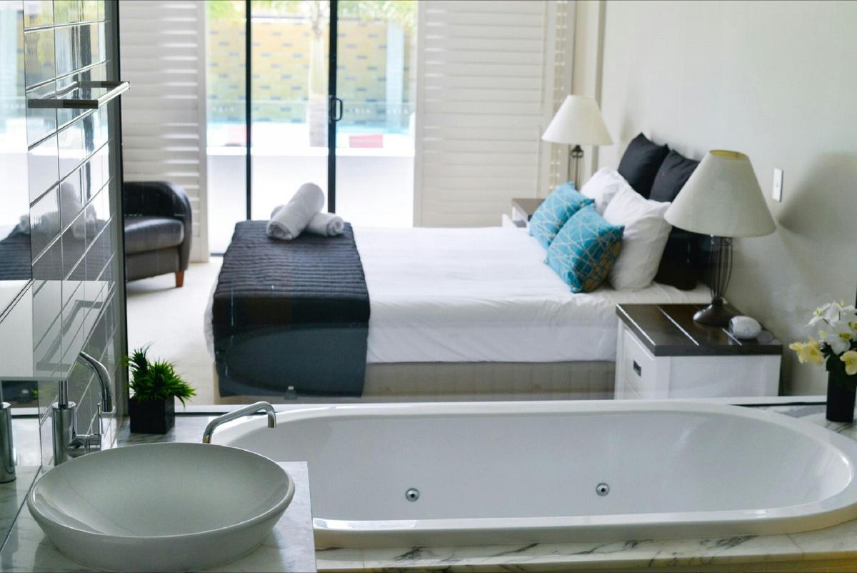 2 Bedroom Pool View Room