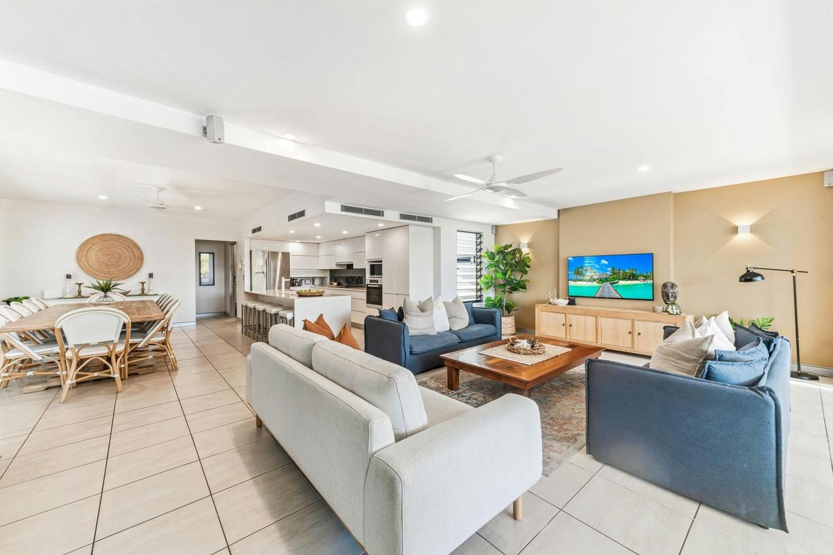 Lounge on Middle Level