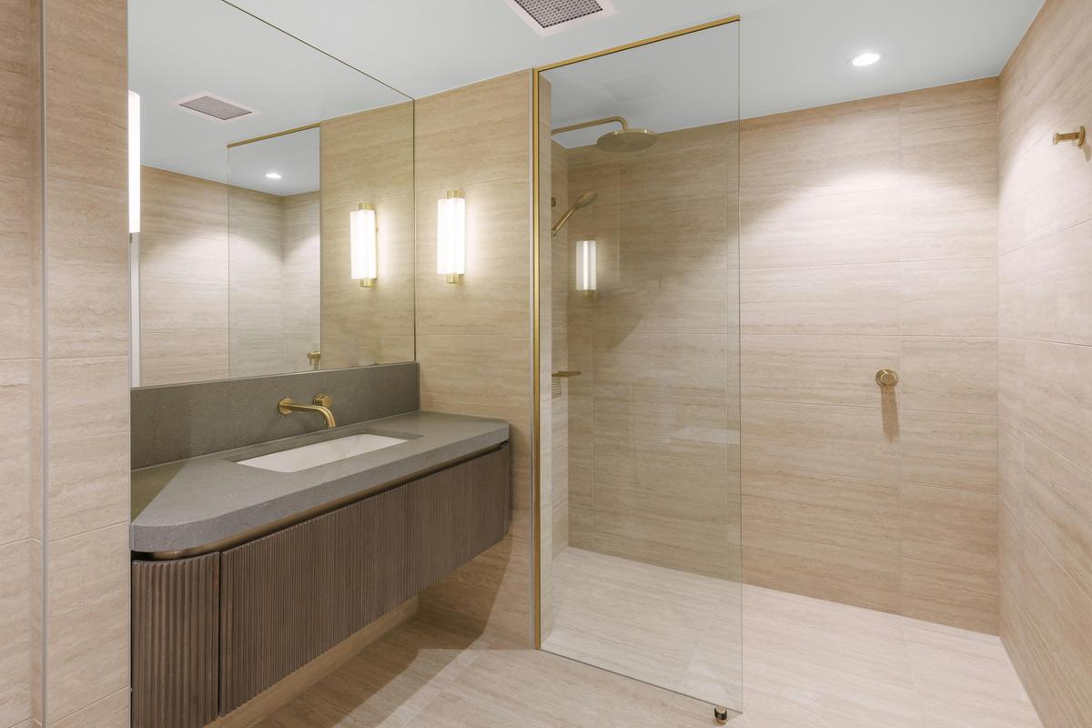 Amora King/ Twin Room