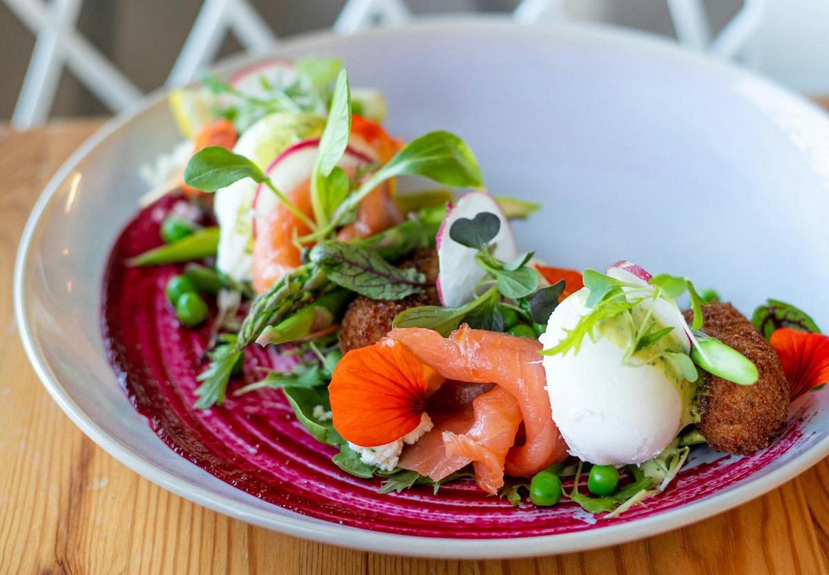 Smoked salmon brunch salad