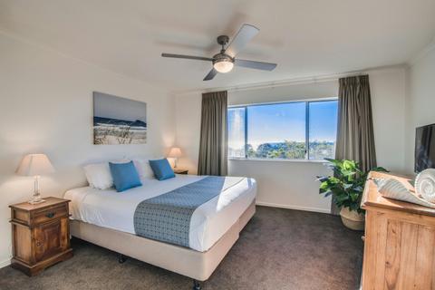 2 Bedroom Ocean View Apartment