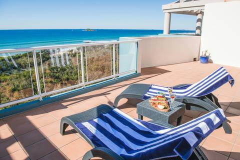 2 Bedroom Top Floor Apartment