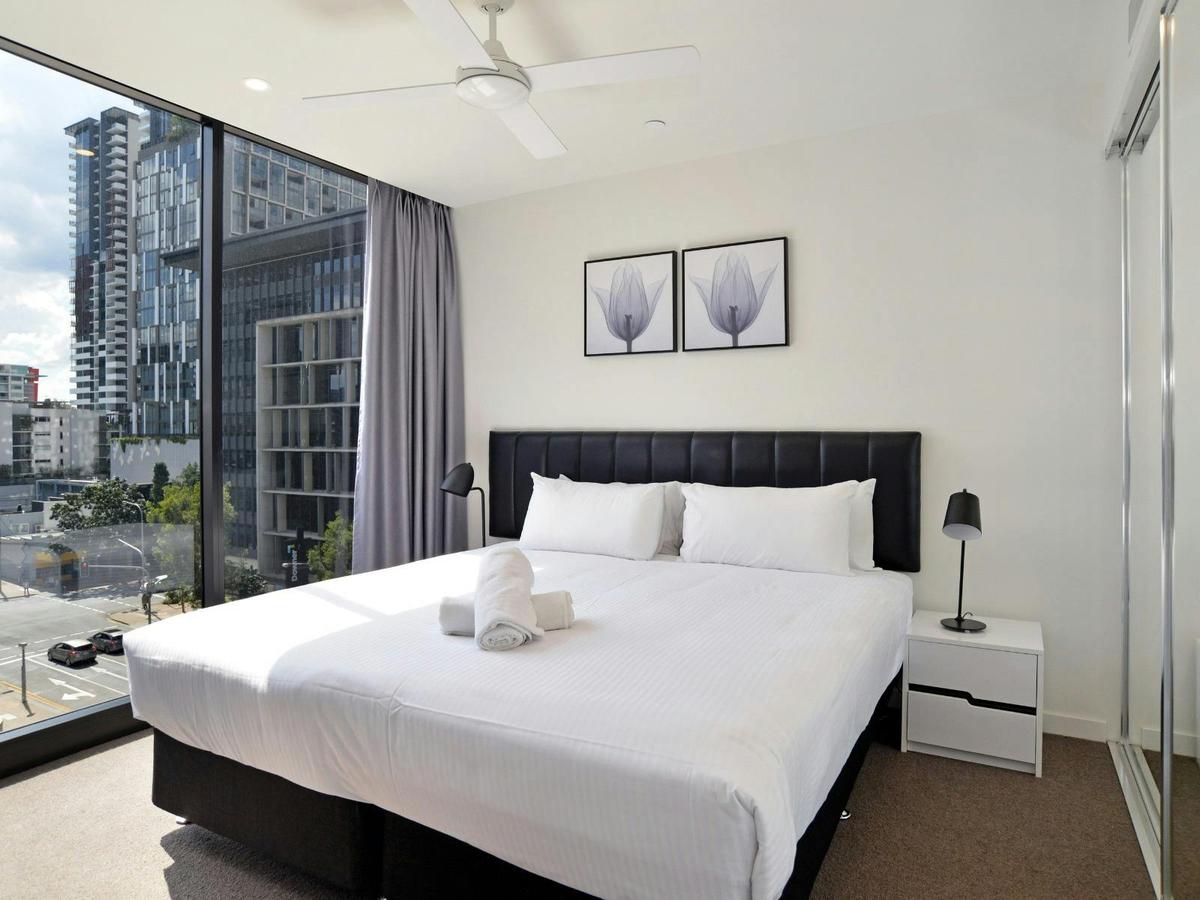 2 bedroom