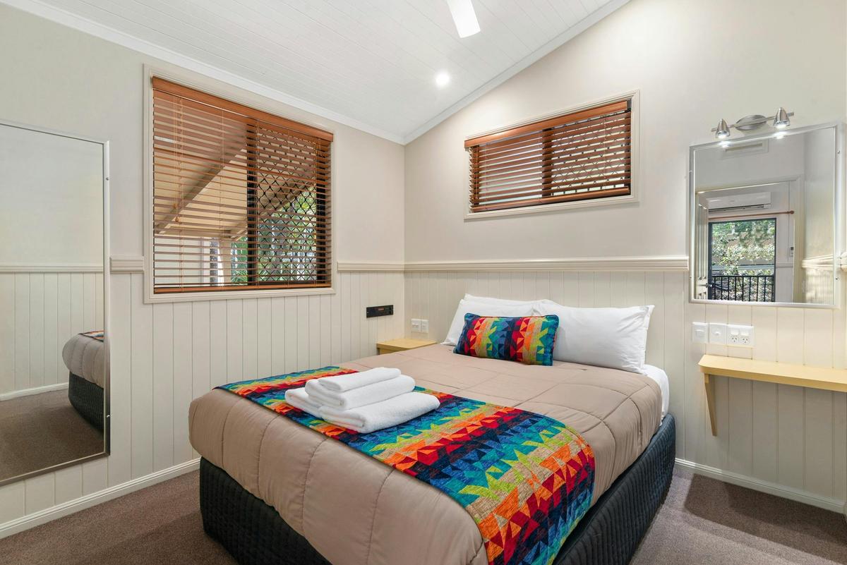 Lorikeet Lodge