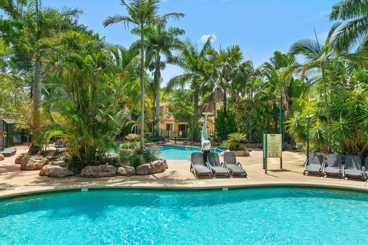 Ashmore Palms Lagoon Areas