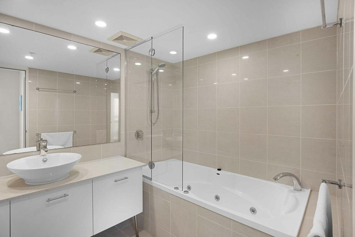 Deluxe 2 Bedroom Spa Apartment