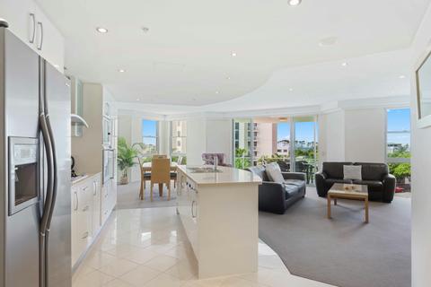 Deluxe 1 Bedroom Spa Apartment