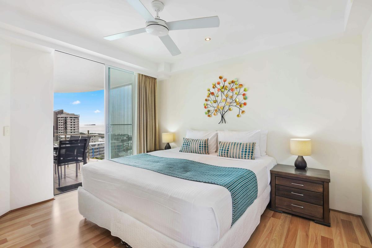 Deluxe 3 Bedroom Spa Apartment - Ocean View