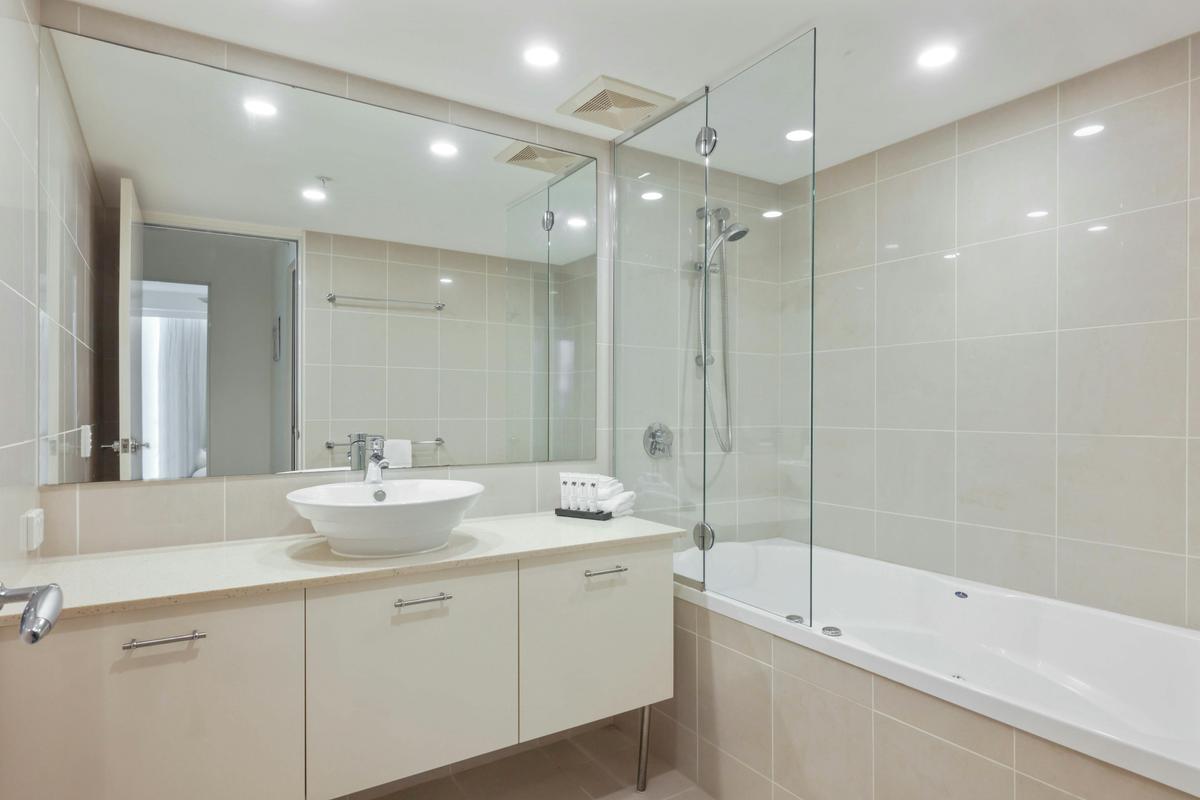 Deluxe 1 Bedroom Spa Apartment - Ocean View