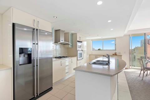 Deluxe 3 Bedroom Spa Apartment
