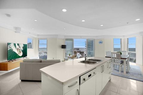 Deluxe 1 Bedroom Spa Apartment - Ocean View
