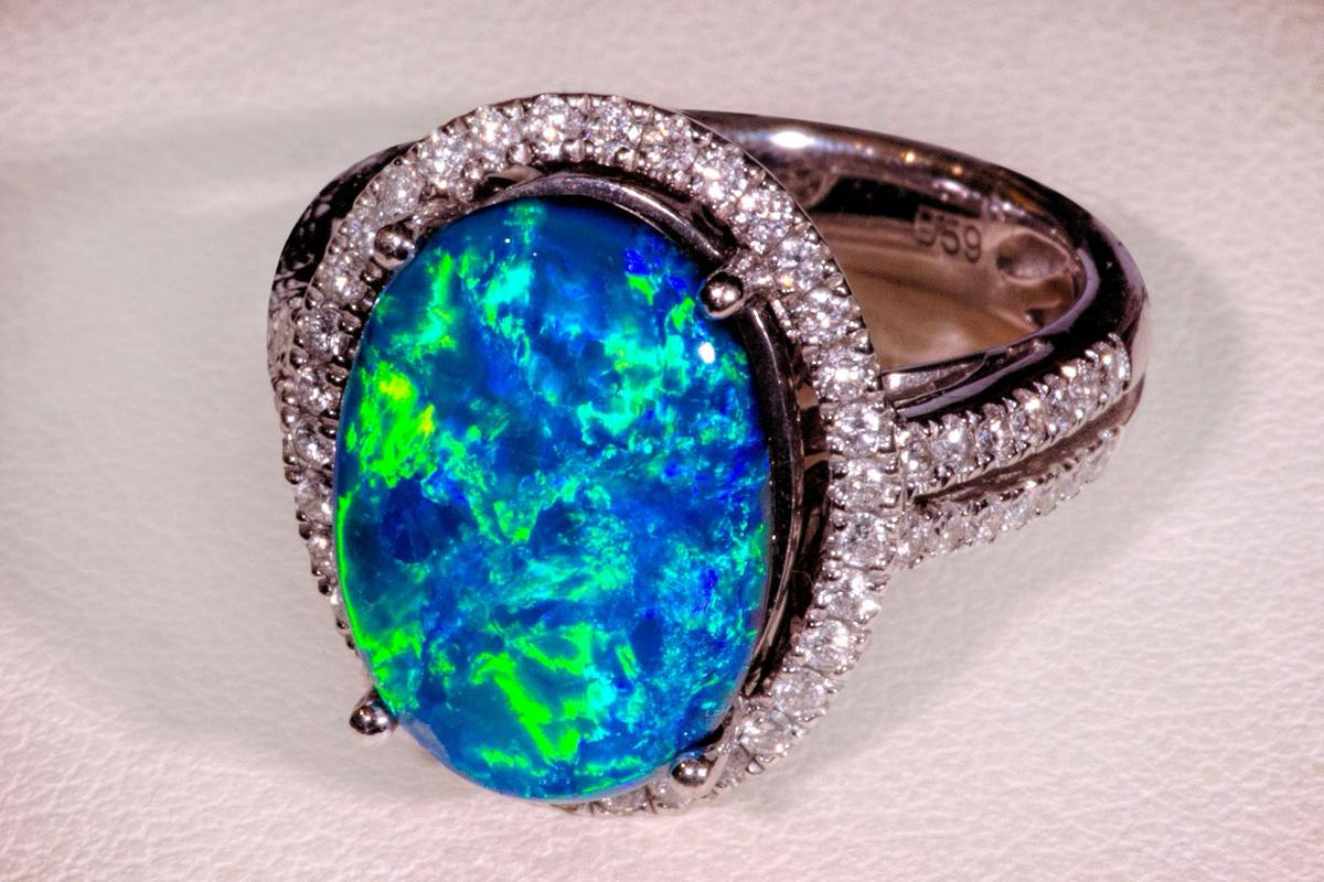 Gem Quality Ladies Opal Ring