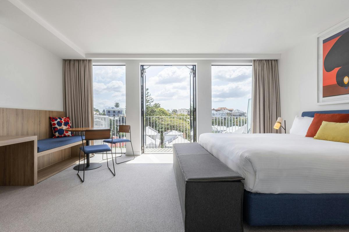 Deluxe Studio Suite