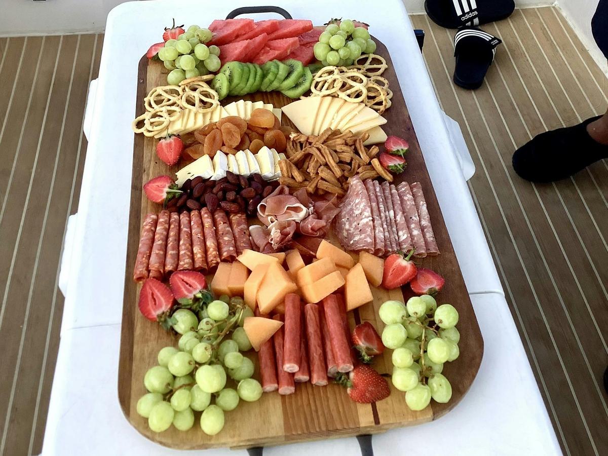 Gold Coast Island Private Cruise with Platter and Prosecco