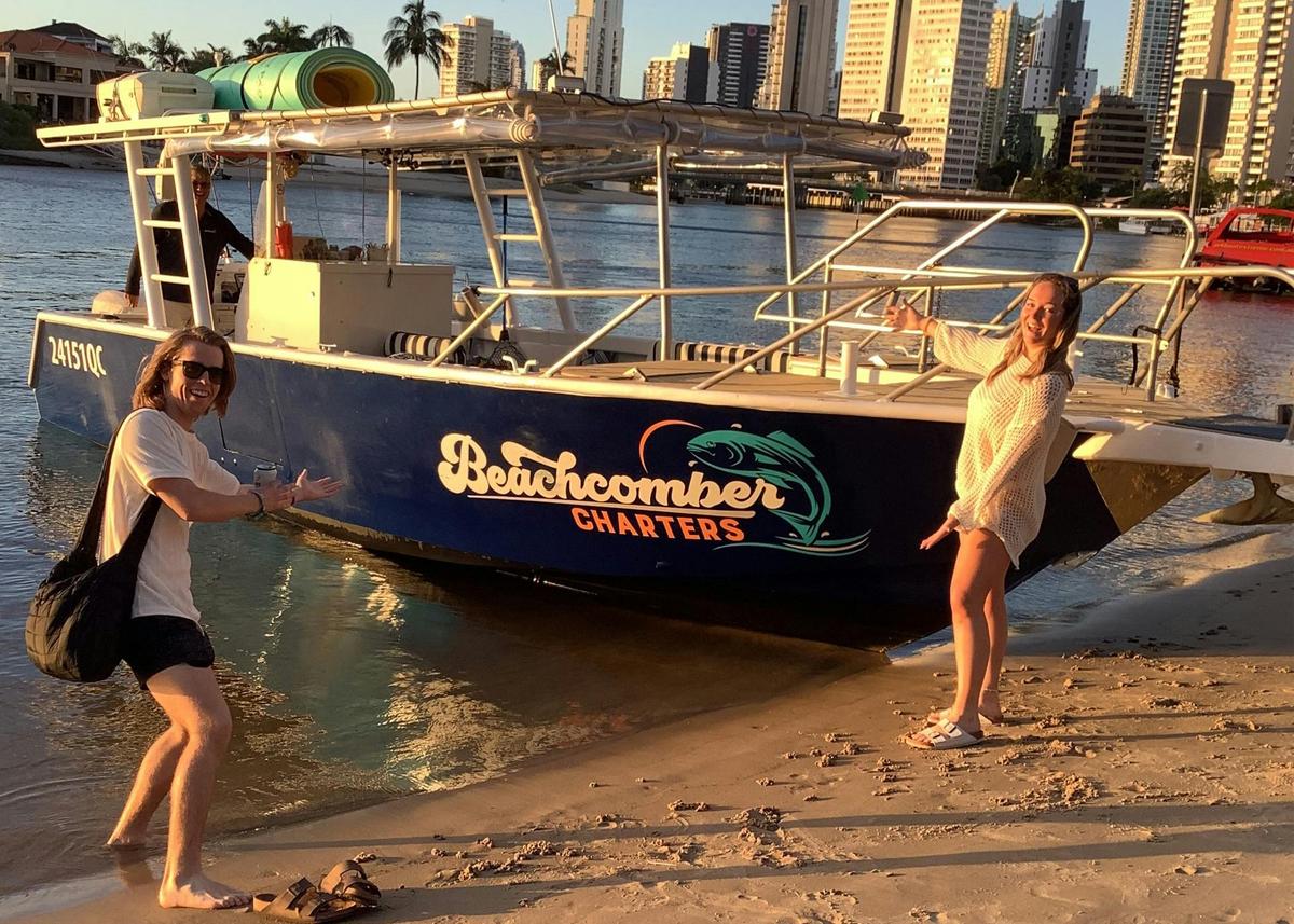 From Surfers Paradise: Tour to Tipplers on South Stradbroke Island - 4 hour tour.