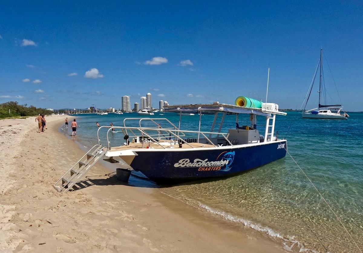 Gold Coast Island Private Cruise with Platter and Prosecco
