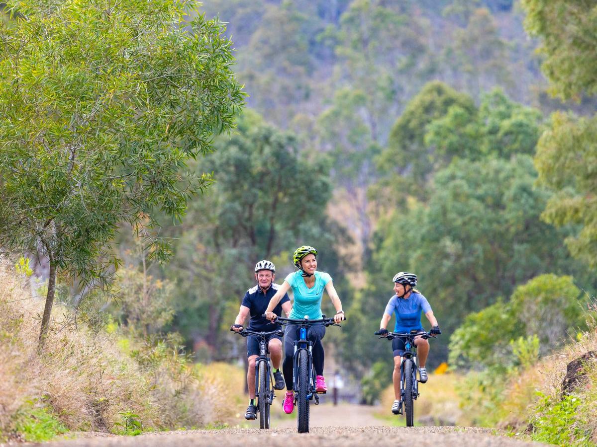 Brisbane Valley Rail Trail Cycle Tour